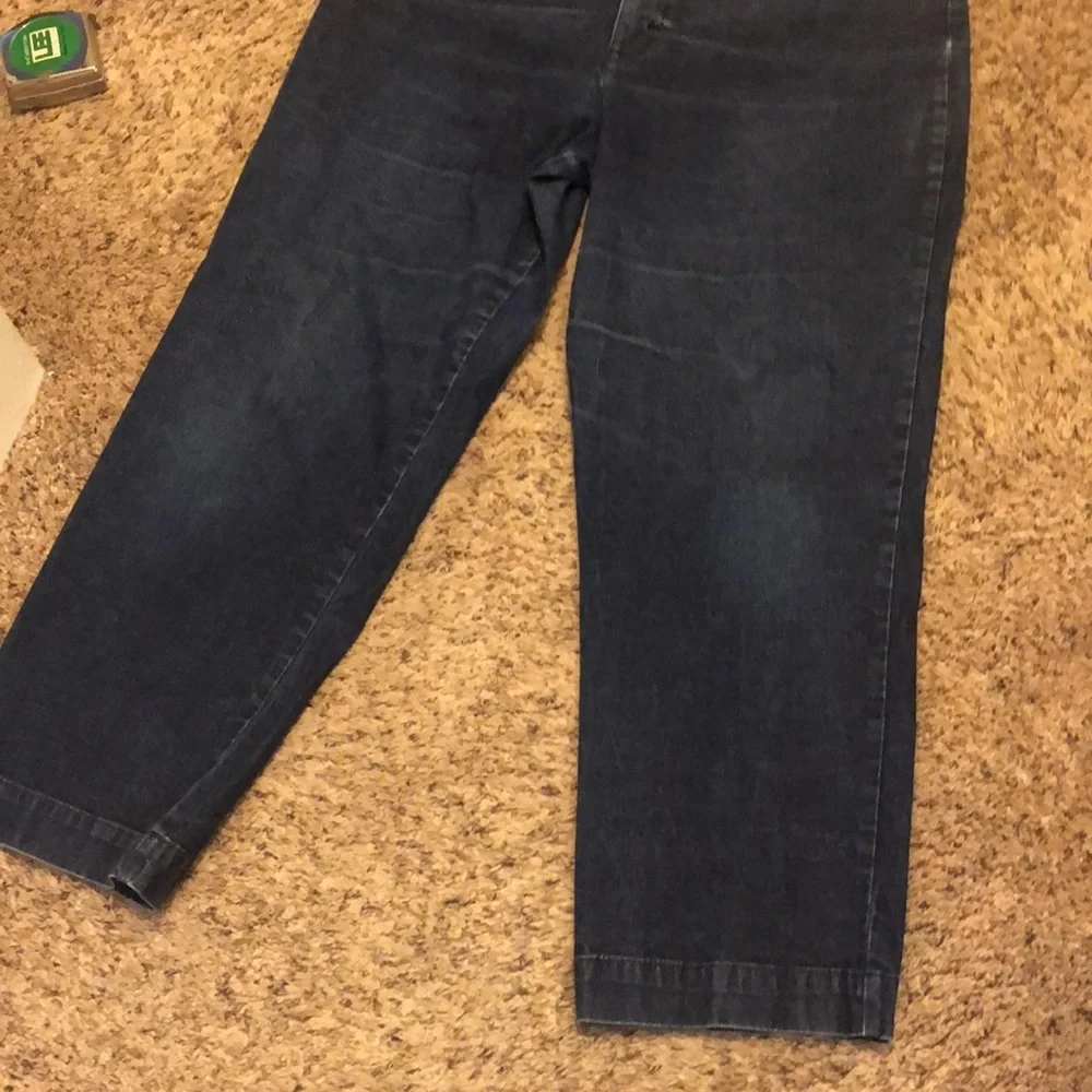 Woman’s Lee Khaki size 16P wide legged pants - Picture 4 of 8